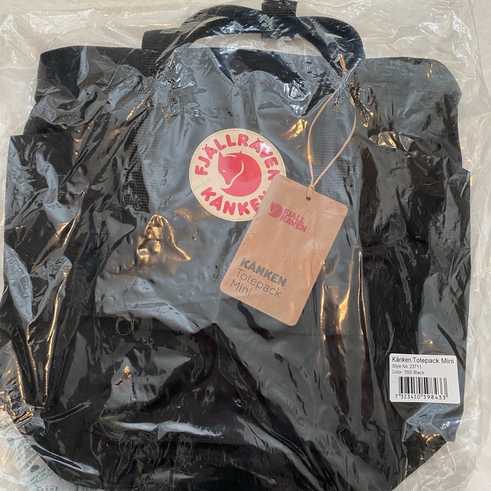 NWT - Fjallraven Kanken totepack mini in black